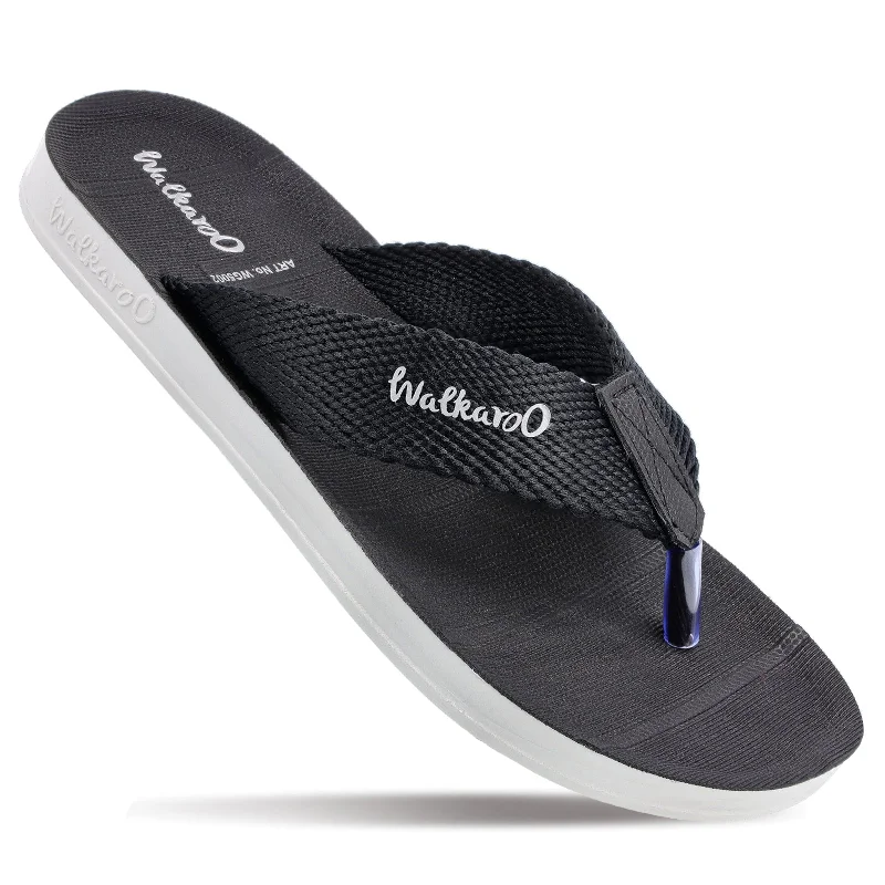 sandals for women with metallic straps for a bold look-Walkaroo Men Solid Thong Sandals  - WG5002 Black