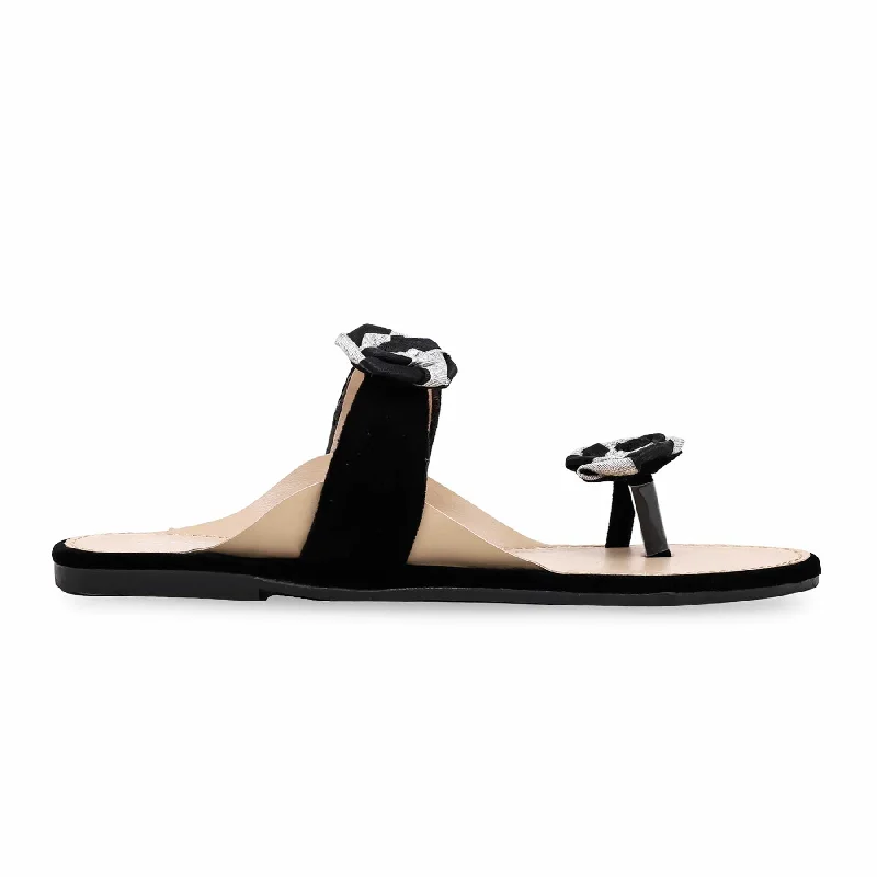 Slippers with thin liningsBlack Casual Chappal CL1565